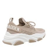 SNEAKER PROTEGE