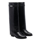 METAL LAPEL AND STRAP BOOT