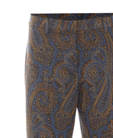 PANTALONE FIT AND FLARE CON MOTIVO PAISLEY