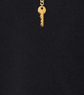 ABITO IN MAGLIA CON COLLANA