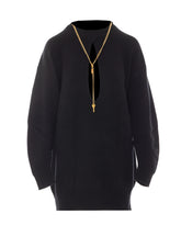 ABITO IN MAGLIA CON COLLANA