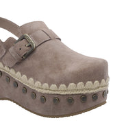 CLOG IN SUEDE CON CINTURINO POSTERIORE
