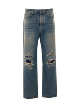 DISTRESSED JEANS