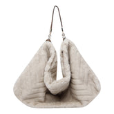 BORSA A SPALLA CON CHARM LOGO