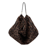 BORSA A SPALLA CON CHARM LOGO