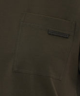 T-SHIRT IN JERSEY CON SHINY TAB