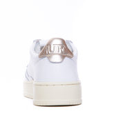 SNEAKER MEDALIST
