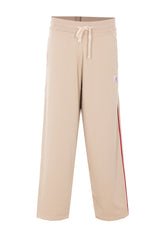 PANTALONE JOGGER CON PATCH LOGO FLAME