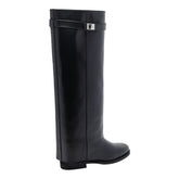 METAL LAPEL AND STRAP BOOT
