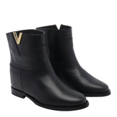 STIVALETTO IN PELLE CON V
