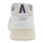 MEDALIST SNEAKERS