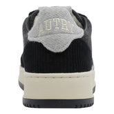 MEDALIST SNEAKERS